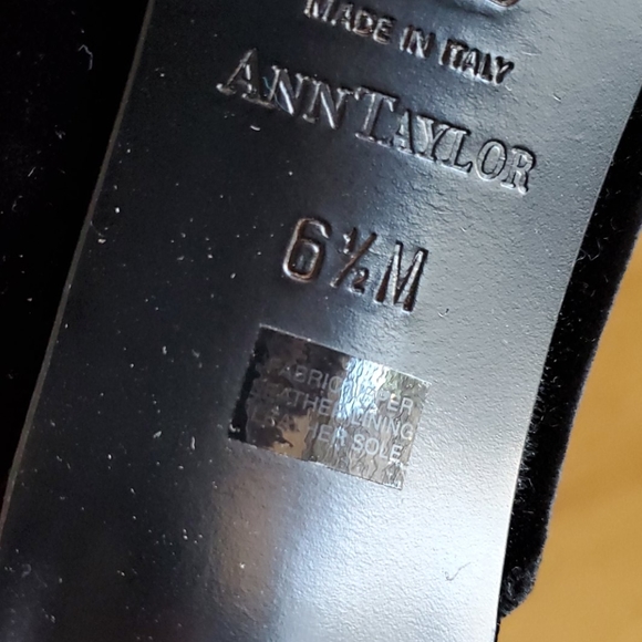Ann Taylor Black Rose Velvet Heels - Picture 11 of 14